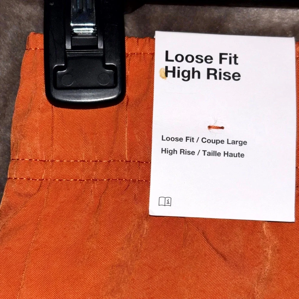 Nike Woven Cargo Shorts Women XS Orange Loose Fit High Rise Elastic Waist Swoosh